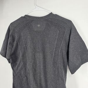 Lululemon Mens Gray Metal Vent Tech Short Sleeve Shirt Size Medium